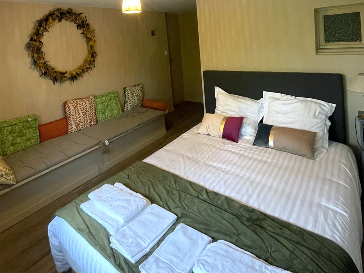 Gite de l'atelier Ã  Maen Roch : la chambre